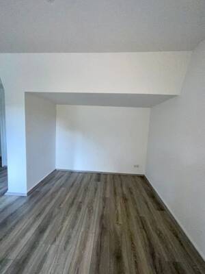 3 Nettokaltmieten frei! Familienwohnung im Dachgeschoss.. – 47198 Duisburg – Vorschaubild 3