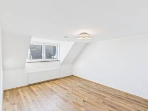 Stilvolles Dachgeschoss mit Top-Rendite: 4-Zimmer Wohnung in Gelsenkirchen Bulmke-Hüllen – 45888 Gelsenkirchen – Vorschaubild 2