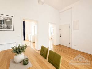 Komplett modernisierte Altbauwohnung mit Topausstattung und sonnigem Balkon, fußnah zum Zoo – 60316 Frankfurt am Main – Vorschaubild 3