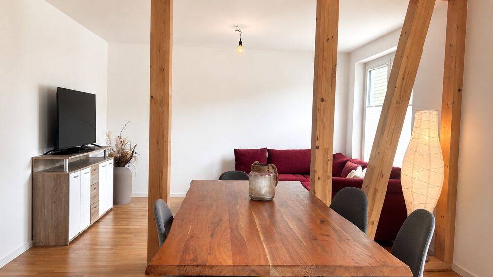 Moderne 2-Zimmer-Wohnung mit Balkon in zentraler Lage von Reutlingen – Reutlingen – Vorschaubild 3