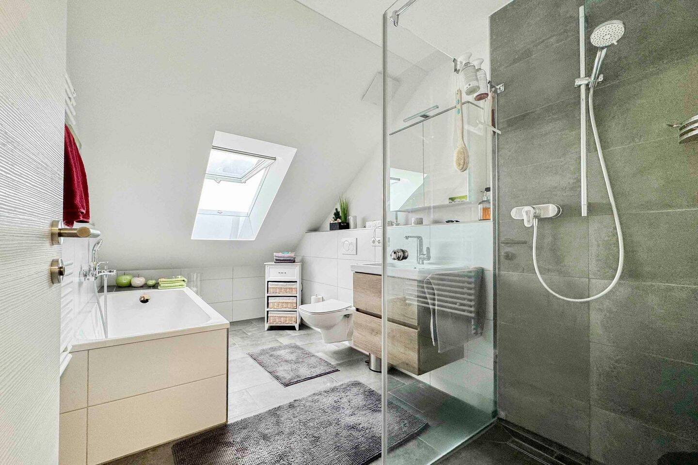 Ankommen & Wohlfühlen: stilvolle Wohnung mit Blick ins Grüne und Premium-Ausstattung – Teublitz – Vorschaubild 8