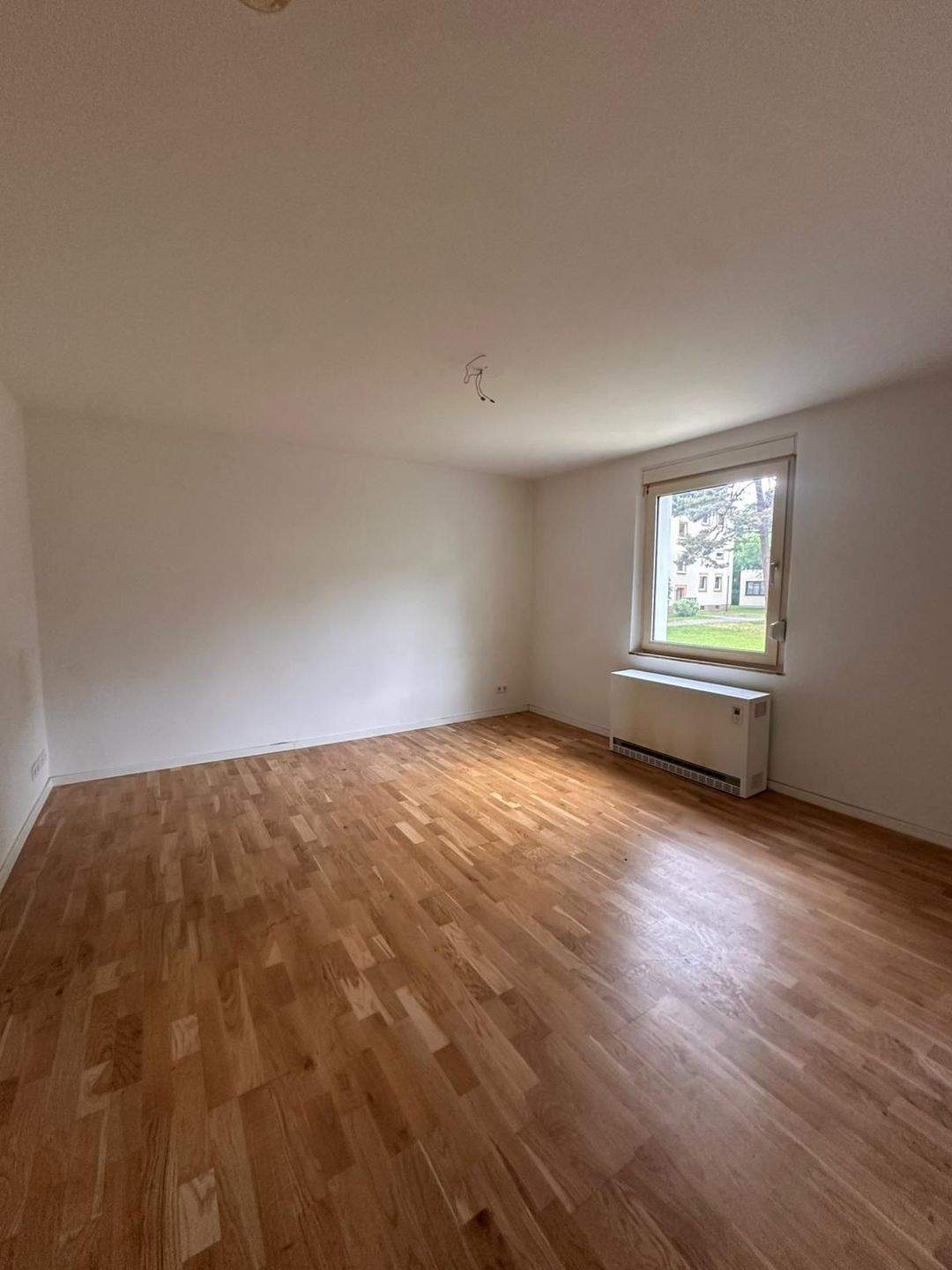 Wohnen am Dutzendteich: top gepflegte 2-Zimmer-Wohnung – Nürnberg – Vorschaubild 2