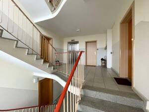 Verkaufsangebot für eine tippiditoppi sanierte 3 Zimmer Wohnung, ca. 85,54 m² Wohnfläche am IGA Park in Hamburg-Wilhelmsburg – 21109 Hamburg – Vorschaubild 2