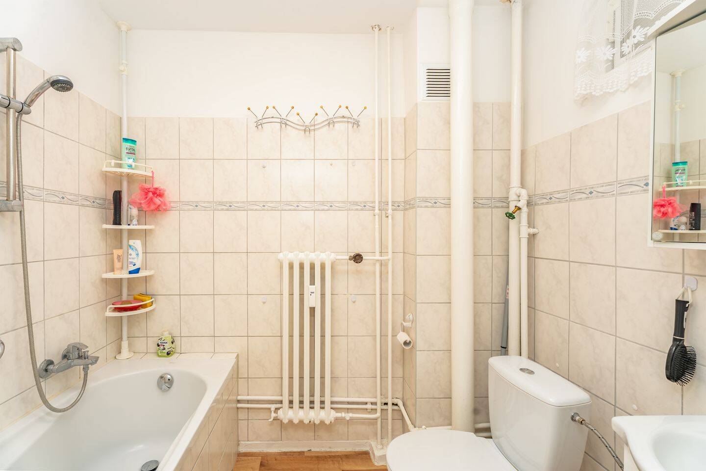 Renovierte, voll möblierte Etagenwohnung mit Balkon & Lift in ruhiger Lage von Spandau – Berlin – Vorschaubild 4