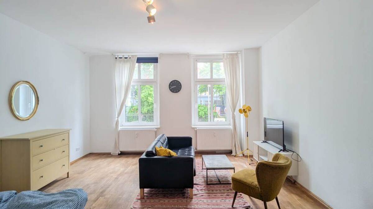 HOMESK - Sofort bezugsfreie 1-Zimmer-Hochparterre-Wohnung im Prenzlauer Berg – 10119 Berlin – Bild 1 von 9