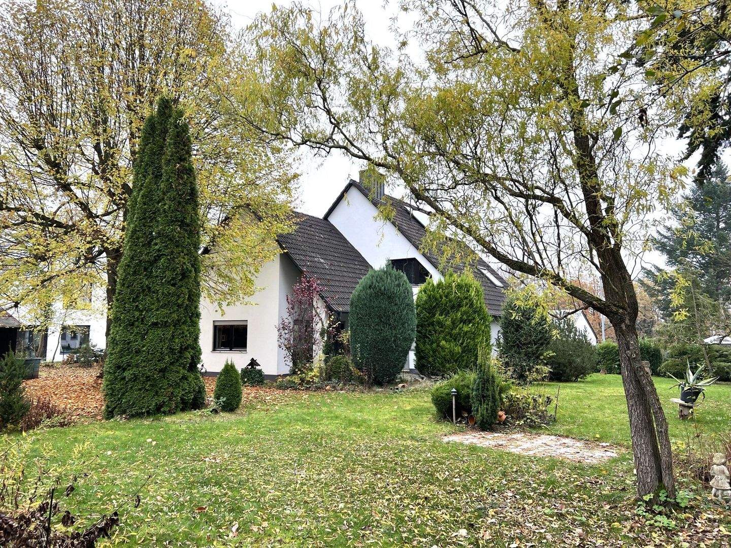 Freistehendes Architektenhaus in traumhafter Lage Schwabach / Haus kaufen – Schwabach – Bild 1 von 9