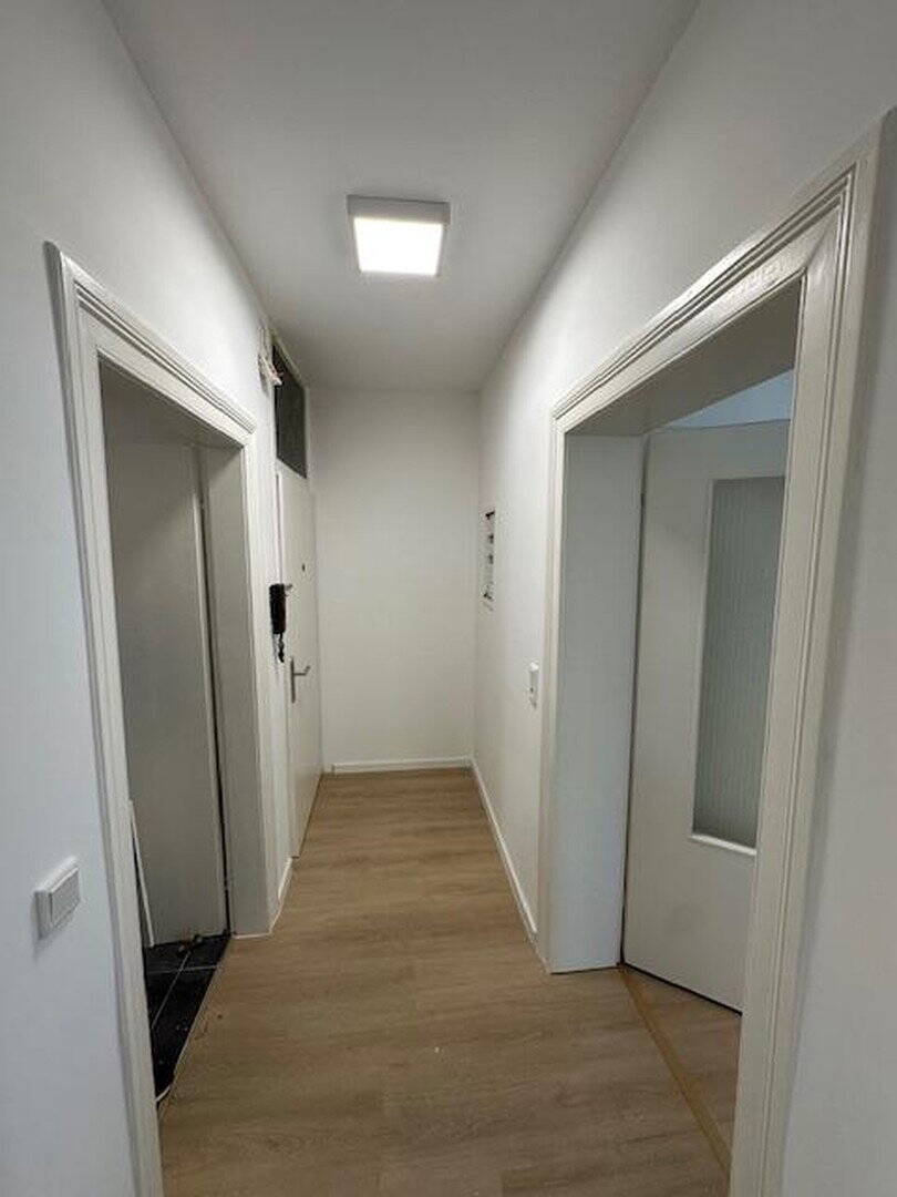 Erstbezug Sanierter Altbau! Wunderschöne 3 ZW + sehr großer Wohnküche! – Nürnberg – Vorschaubild 5