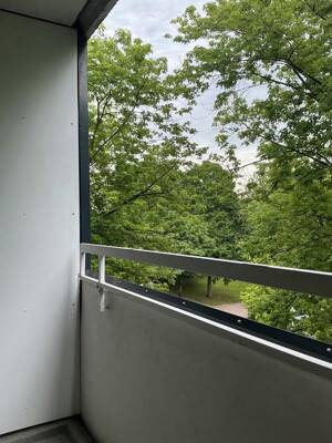Charmante 3-Raum-Wohnung mit sonnigem Balkon im Grünen! – 45279 Essen – Vorschaubild 2