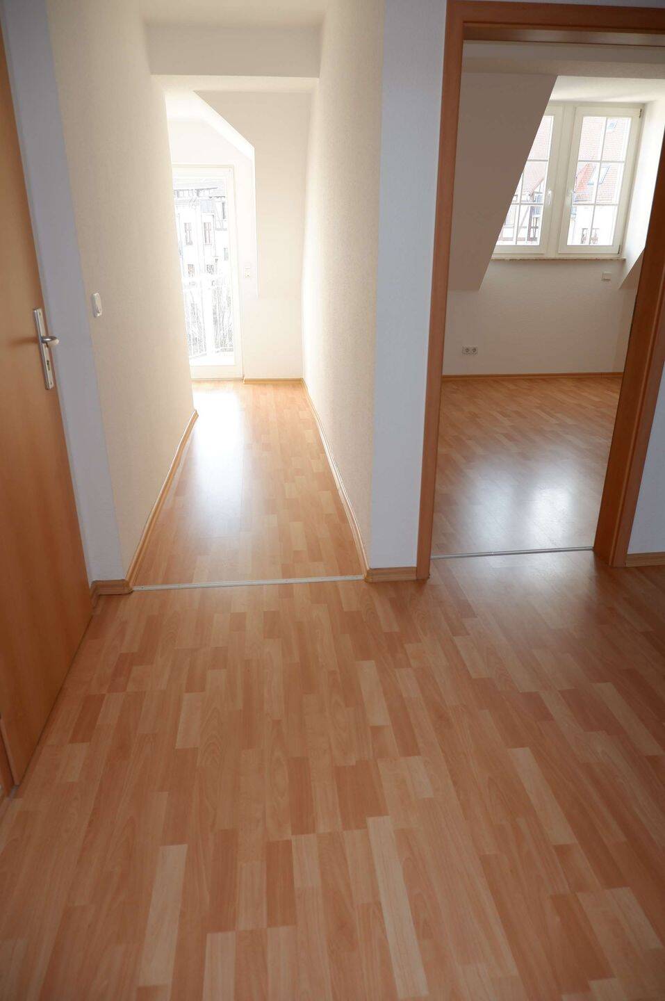 TOP DG-Whg. frei ab 1.9.26 - Stellplatz + wg-gerecht - große Küche – Chemnitz – Vorschaubild 4
