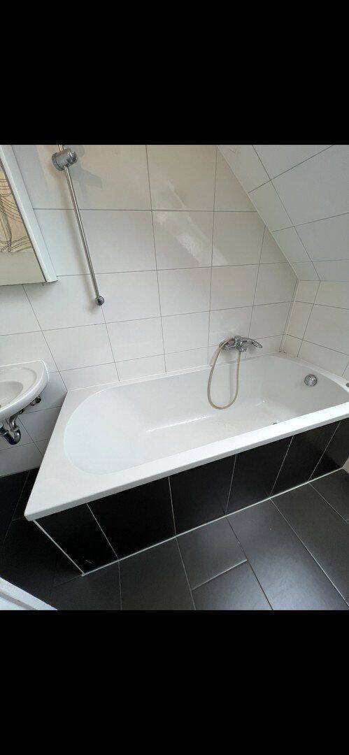 ruhige und gepflegte Dachgeschoss-Wohnung in zentraler Lage – Hagen – Bild 1 von 6