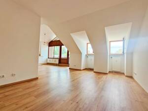 hell und geräumig: renovierte 2 Zimmer DG-Wohnung auf 69m² mit großem überdachtem Balkon – 85567 Grafing – Vorschaubild 5