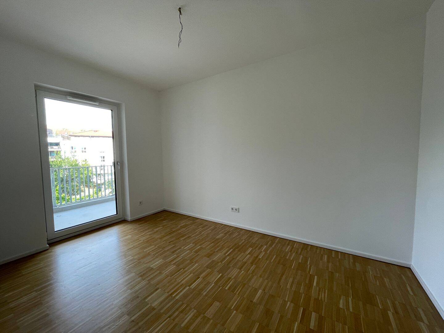 Große 3-Zimmer Wohnung mit zwei Badezimmern und Loggia – Nürnberg – Vorschaubild 7