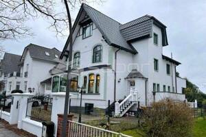 Architektonisches Unikat von 1909 - kernsaniert mit Anbau und großem Garten