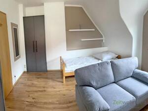 (EF0170_Y) Erfurt: Löbervorstadt, möbliertes Zimmer in schöner Wohnlage im DG mit eigenem Bad, an Wochenendheimfahrer – 99096 Erfurt – Vorschaubild 2