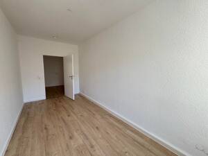 Großzügige 4-Raum-Wohnung mit ca. 115 m², Gäste-WC und Stellplatzoption – 39112 Magdeburg – Vorschaubild 9