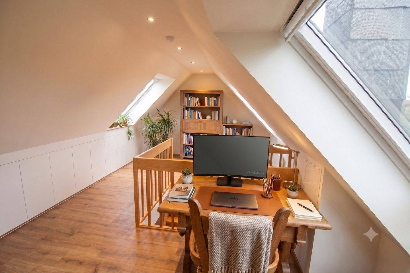 Helle Maisonette mit ausgebautem Spitzboden und 2 Stellplätzen – Haan – Vorschaubild 2