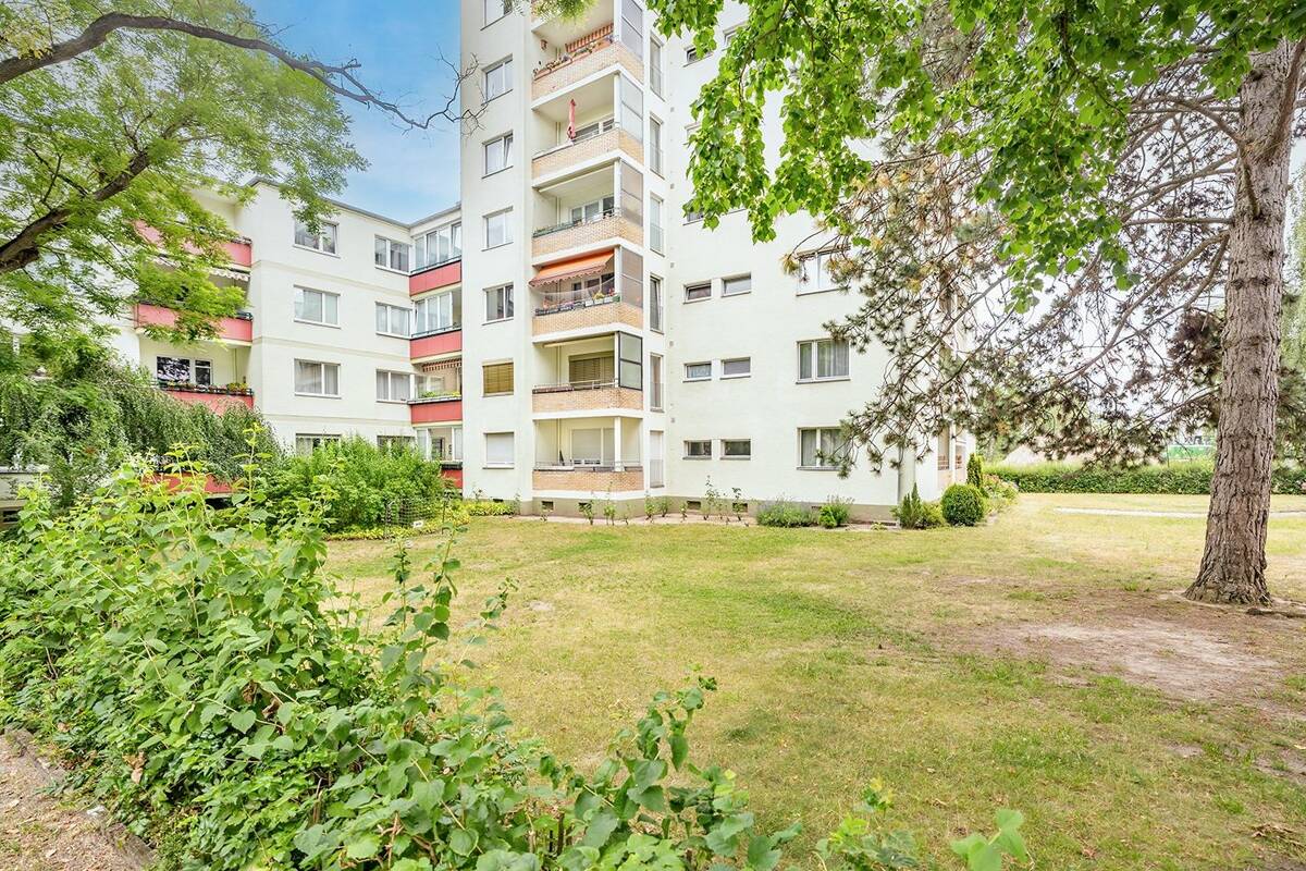 2-Zimmer-Wohnung mit Loggia und Aufzug nahe Volkspark Mariendorf – 12109 Berlin – Bild 1 von 9
