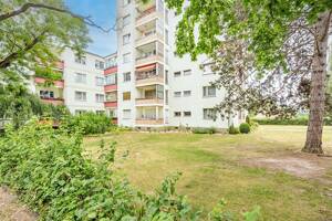 2-Zimmer-Wohnung mit Loggia und Aufzug nahe Volkspark Mariendorf