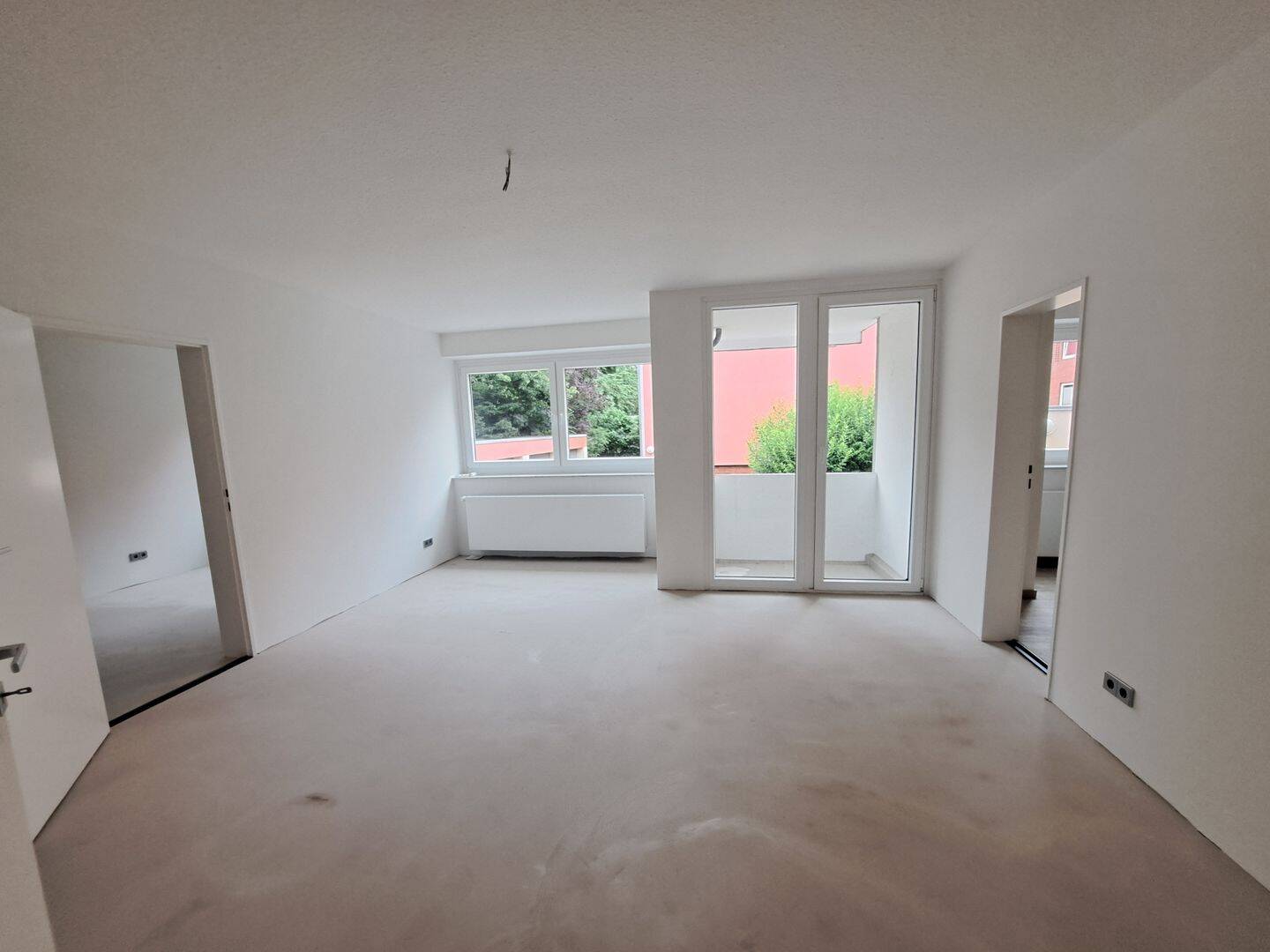 Frisch renovierte 2-Zimmer-Wohnung im Hochparterre in Bremerhaven-Lehe! – Bremerhaven – Vorschaubild 2
