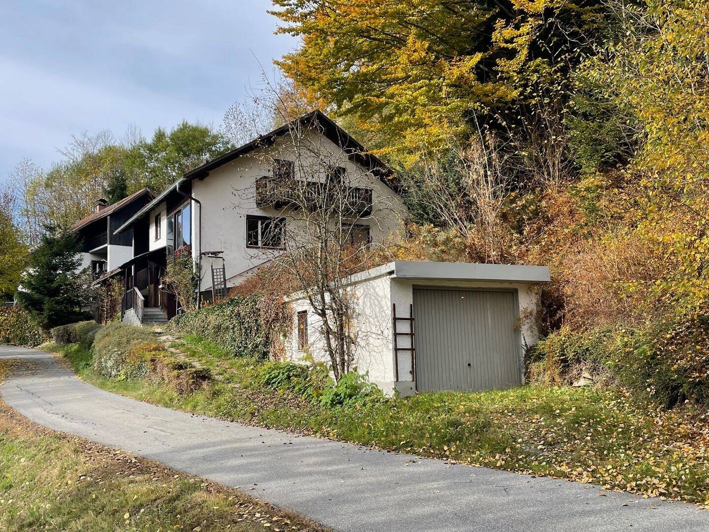 Einfamilienhaus mit wildromantischem Flair – Spiegelau – Bild 1 von 9