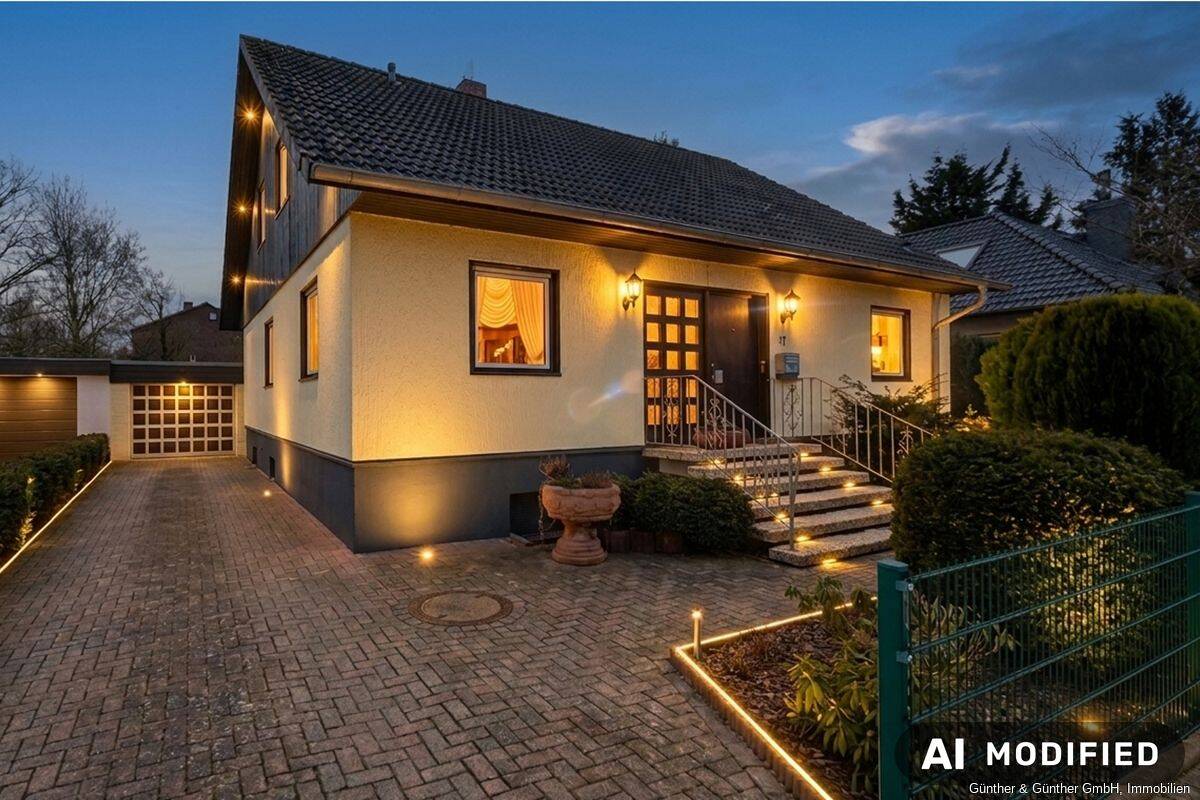 Großes Einfamilienhaus mit vielen Zimmern auf Erbpachtgrundstück OHNE Erbpachtzahlung – 22175 Hamburg – Bild 1 von 9