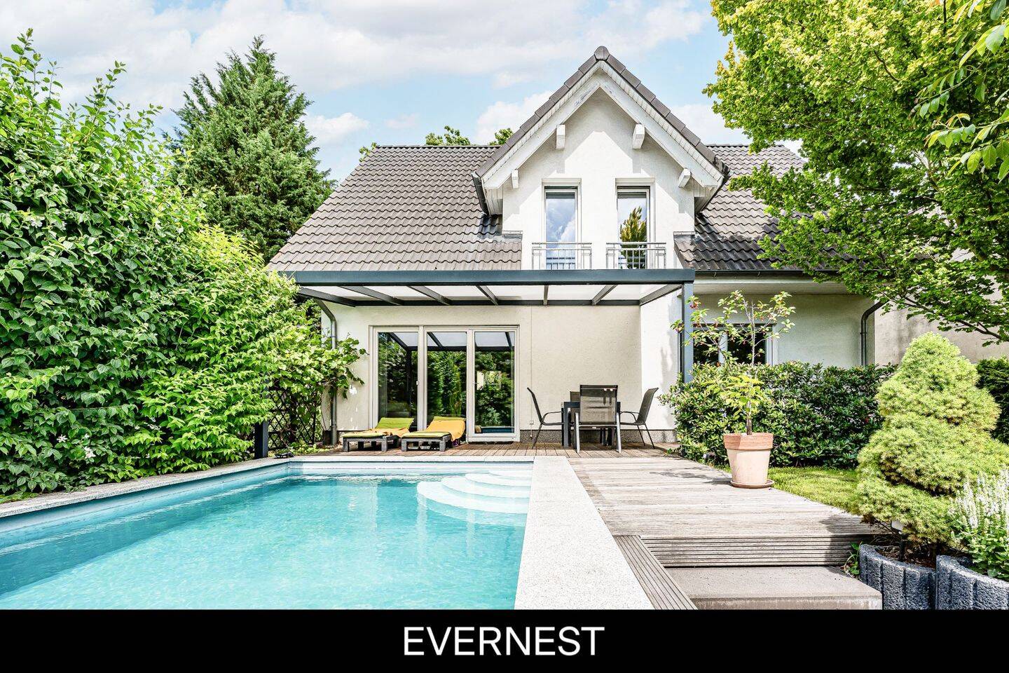 Modernes Einfamilienhaus mit Pool, Wellnessbereich, 168 m² Nebengebäude und Zugang zur Nuthe