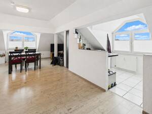 SCHWIND IMMOBILIEN - Charmante Dachgeschosswohnung mit besonderem Flair in zentraler Lage – 64293 Darmstadt – Vorschaubild 4