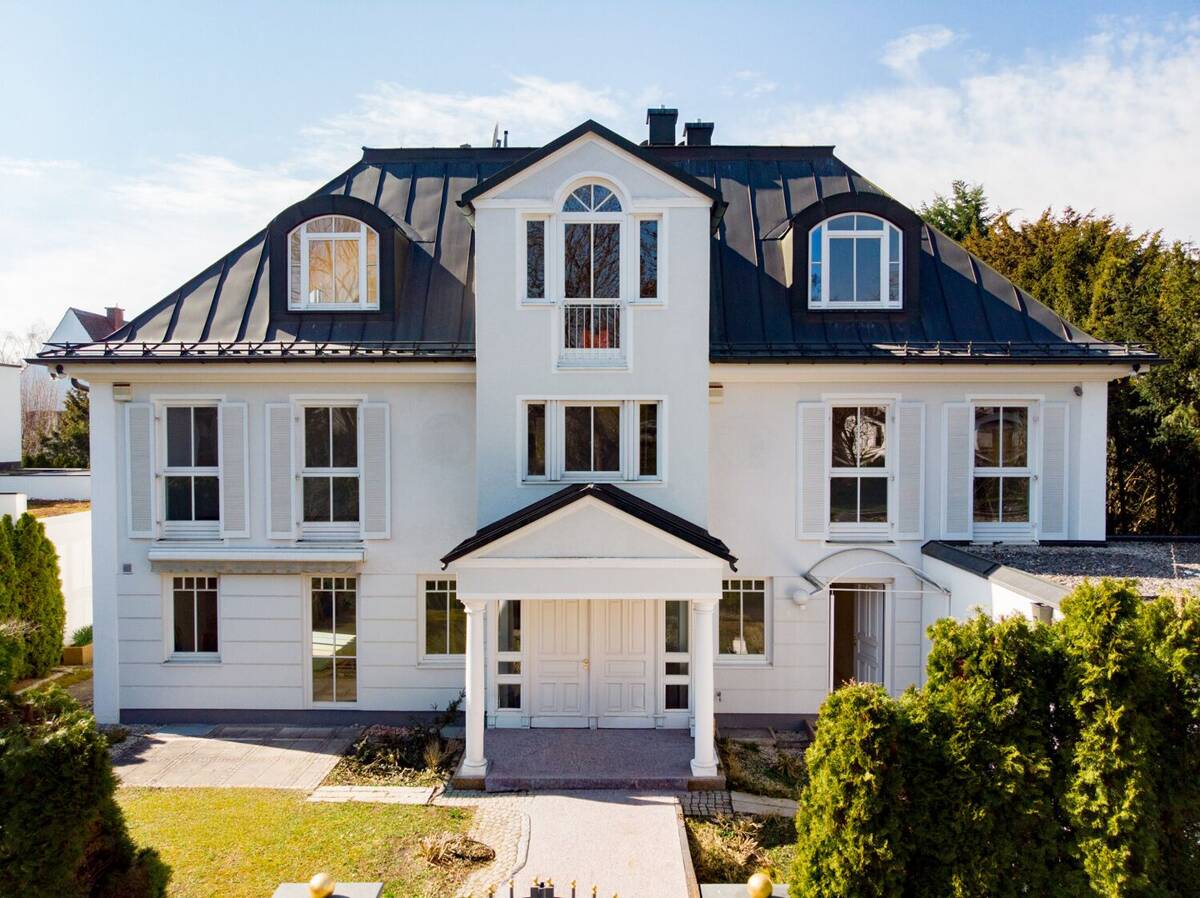 Stilvolle Luxusvilla in Bogenhausen - Wohnen auf höchstem Niveau – 81925 München – Bild 1 von 9