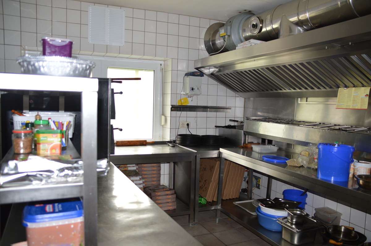 Vielseitig verwendbares, großes Mehrfamilienhaus – Hutthurm – Bild 1 von 9