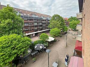 Urbanes Wohnen im lebendigen, grünen Zentrum von Niendorf mit zwei Balkonen & TG-Stellplatz – 22455 Hamburg – Vorschaubild 3