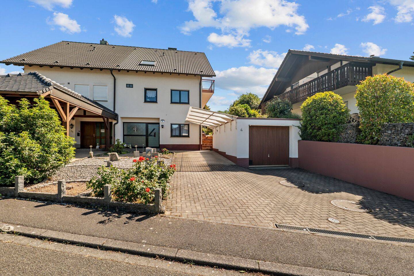 Familienfreundliche Doppelhaushälfte mit Terrasse inklusive Garten, Garage, Keller & Ortsrandlage