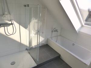 MODERN UND LICHTDURCHFLUTET - 3,5-Zimmer-DG-Whg. in S-Plieningen, eigener Zugang - 3327 – 70599 Stuttgart – Vorschaubild 9