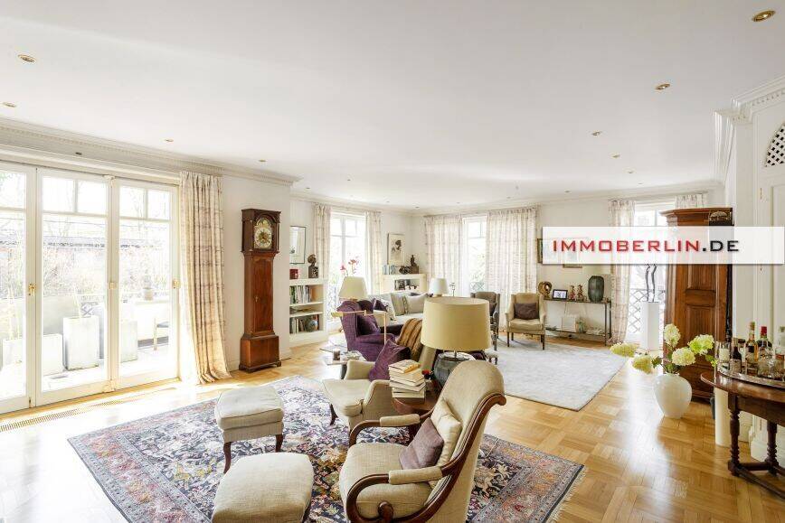 IMMOBERLIN.DE - Luxuriöse Wohnung mit Südwestterrasse, 2 Kaminen, Sauna, Lift, 3 Tiefgaragenplätzen – Berlin – Bild 1 von 9
