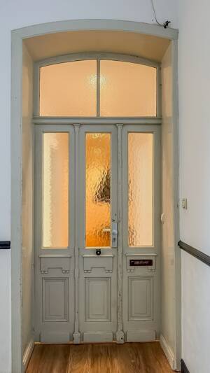 Sanierter Stilaltbau im Wiesbadener Westend mit zwei Balkonen – 65195 Wiesbaden – Vorschaubild 3