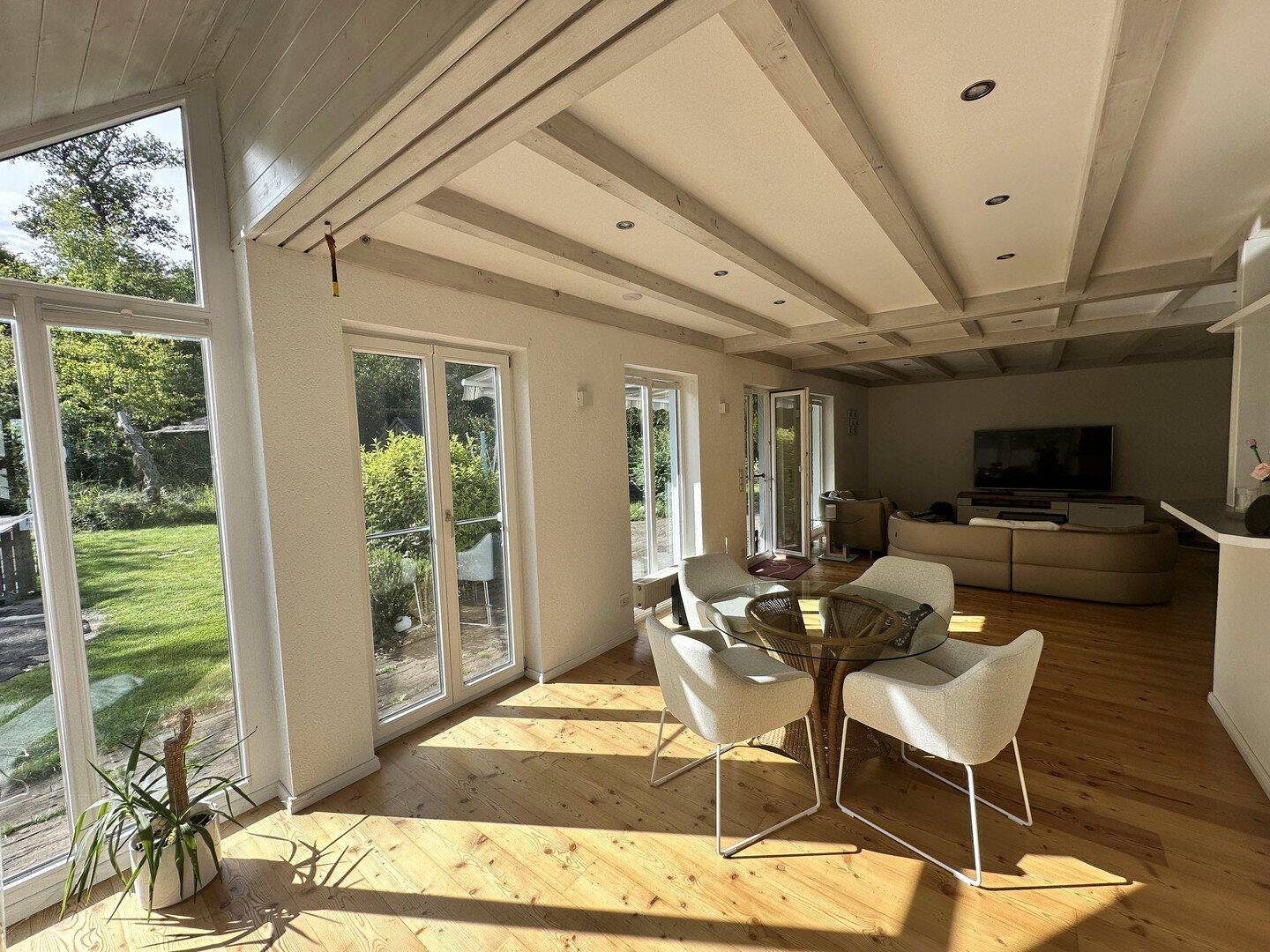 RESERVIERT A+ Familienhaus mit Wärmepumpe, PV-Anlage & 1.355 m² Grundstück im Landkreis Dachau – Hilgertshausen-Tandern – Bild 1 von 9