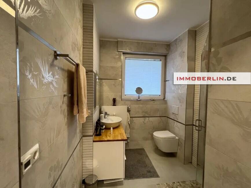IMMOBERLIN.DE - Liebenswürdige Wohnung mit Südbalkon & Pkw-Stellplatz nah der Havel – Berlin – Vorschaubild 3