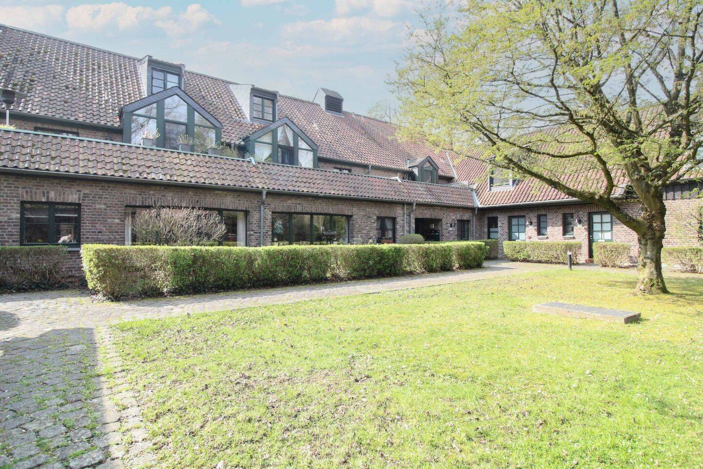 Gehoben ausgestattete Whg. in Feldrandlage! – Krefeld – Bild 1 von 7