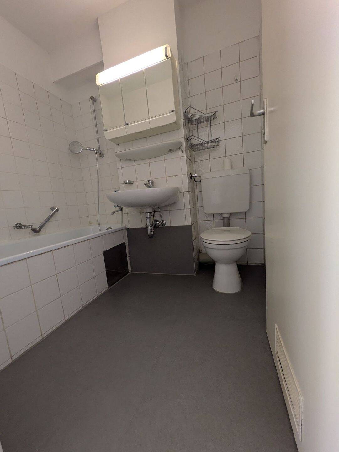 Zentrale 1 Zimmer Wohnung Bezug 1.9.26 – München – Vorschaubild 4