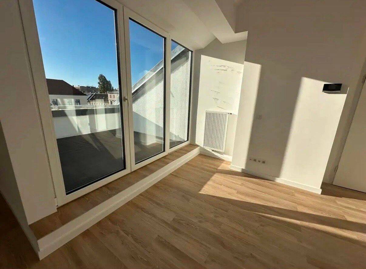 Wunderschöne Dachgeschosswohnung an der Spree in Charlottenburg