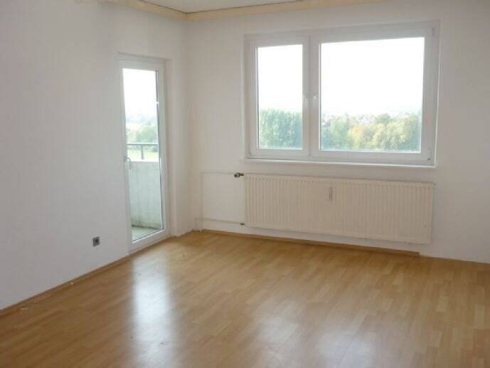 Uetersen Zentrum großz. 1-Zimmerwhg  Küche, Wannenbad, Balkon, Aufzug, Stellplatz