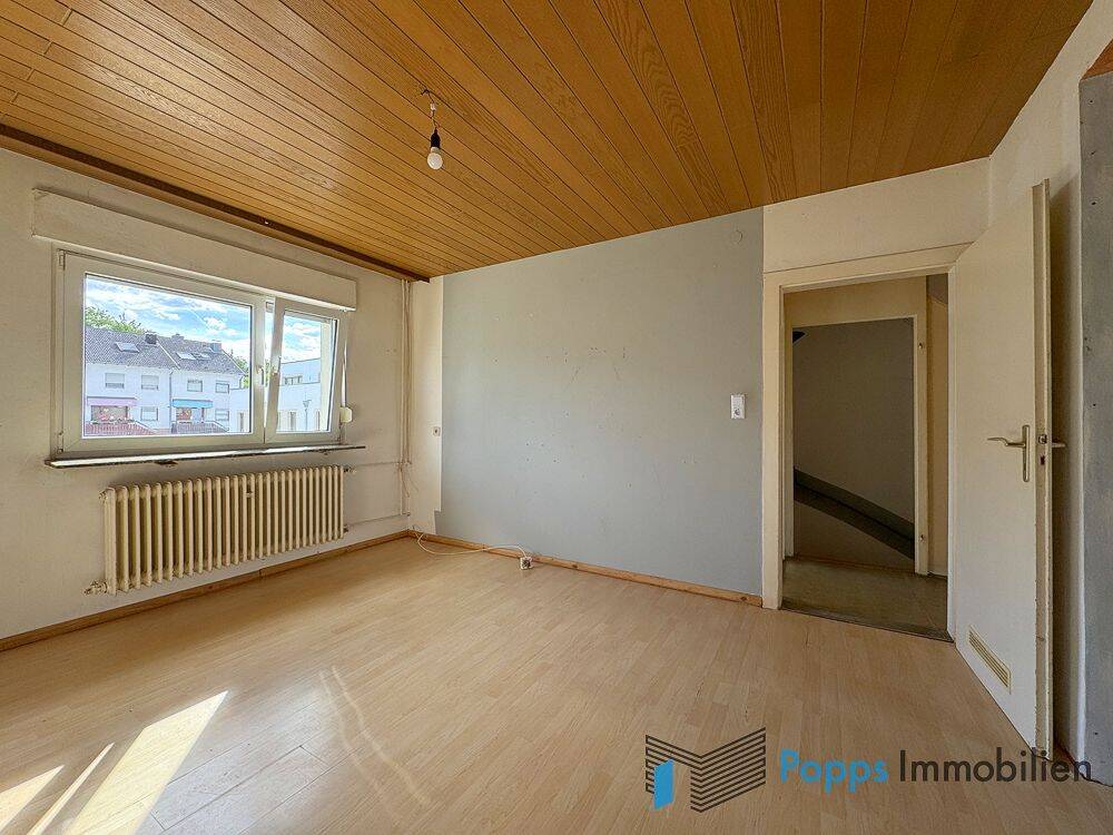 Viel Raum für die Familie - Einfamilienhaus mit Bungalow und Garage in guter Lage in Kelkheim – Kelkheim – Vorschaubild 6