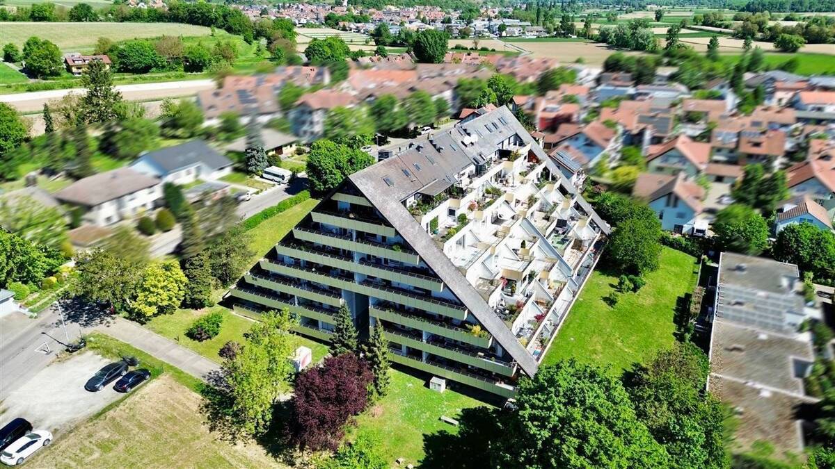 Sofort Einziehen: 4-Zimmer-Wohnung mit Weitblick in Freiburg-Tiengen – 79112 Freiburg im Breisgau – Bild 1 von 9