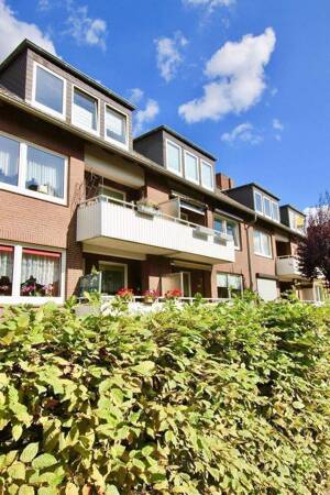 TONNDORF - freie Dachgeschoss-Wohnung - 2 Zimmer - 56 m2 - toller Schnitt 2 Zimmer + Stellplatz + Keller - – 22045 Hamburg – Vorschaubild 2