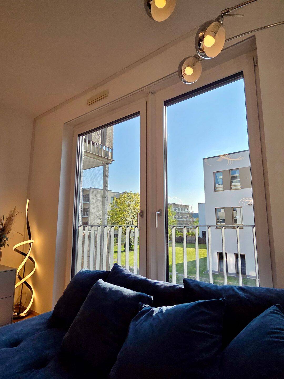 Modern möbliertes Zuhause mit Balkon & Stellplatz in Köln-Ossendorf – Köln – Vorschaubild 4
