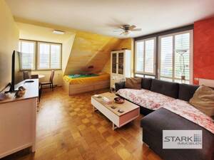 Ruhig gelegene Stadtwohnung mit elegant geschwungenem Balkon Richtung Festungsberg – 97082 Würzburg – Vorschaubild 3