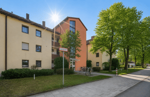Lichtdurchflutete 2,5 Zimmer Wohnung mit Südbalkon und nahe des historischen Pfanzeltplatzes in Altperlach – 81737 München – Vorschaubild 3