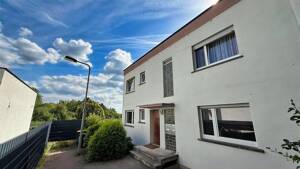 Zweifamilienhaus mit Garten und flexiblen Nutzungsmöglichkeiten – 60439 Frankfurt am Main – Vorschaubild 2