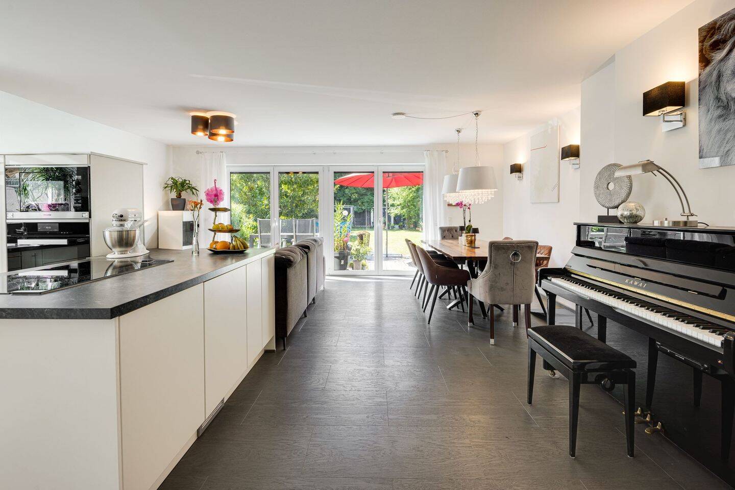 Drei Einheiten unter einem Dach: Modernes Familienhaus mit Garten in Augsburg-Hochzoll – Augsburg – Vorschaubild 2