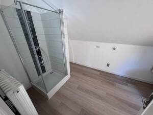 Frisch renovierte 4-Zimmer-Wohnung mit Balkon in zentraler Lage von Flensburg – 24939 Flensburg – Vorschaubild 3