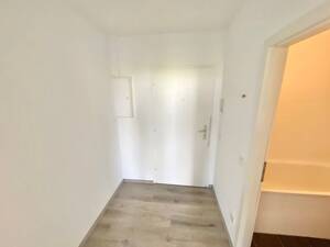 Helle 2-Zimmer-Wohnung mit Balkon, frisch renoviert! – 45279 Essen – Vorschaubild 7